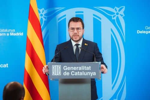 Junts y PP se ausentan del debate electoral catalán, lamentándolo el PSC