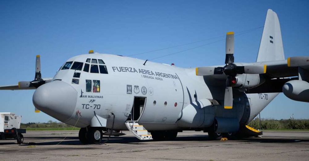 Javier Milei recibe una aeronave Hércules C-130 donada por Estados Unidos